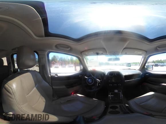 ✅ 2016 Jeep Patriot High Altitude • VIN: 1C4NJRFB8GD707642 • Lot: 42324960. Wystawiony na IAAI z przebiegiem 176 344 mil. Bezpłatny archiwum sprzedaży aukcyjnych z USA i szczegółowy raport historii pojazdu na DreamBid. Zdjęcie 18.