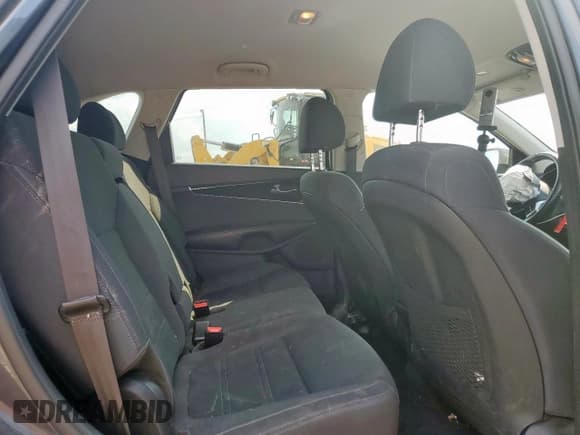 ✅ 2020 Kia Sorento LX • VIN: 5XYPGDA35LG696654 • Lot: 81162205. Listed on Copart with 80,440 mi. Free auction sales archive from the USA and detailed vehicle history report at DreamBid. Image 11.