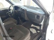 ✅ 1999 Chevrolet S-10 • VIN: 1GCCS1440X8185754 • Лот: 42043198. Опубликован ранее на IAAI с пробегом 104 139 миль. Бесплатный доступ к архиву аукционных продаж из США и подробный отчёт об истории автомобиля на DreamBid. Изображение 5.