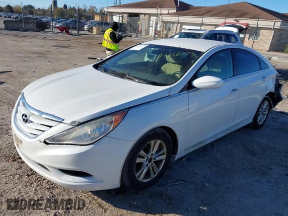 ✅ 2011 Hyundai Sonata GLS • VIN: 5NPEB4AC4BH065973 • Лот: 43568773. Опубликован ранее на IAAI с пробегом 253 353 миль. Бесплатный доступ к архиву аукционных продаж из США и подробный отчёт об истории автомобиля на DreamBid. Изображение 2.