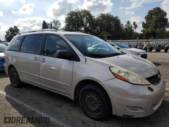 2009 Toyota Sienna CE z VIN 5TDZK23C59S240562, wystawiony jako Copart lot #80334285 z przebiegiem 192 320 mil mil oraz Szkoda całkowita • Salvage title. Historia ofert i sprzedaży dostępna na DreamBid. Obrazek 4.