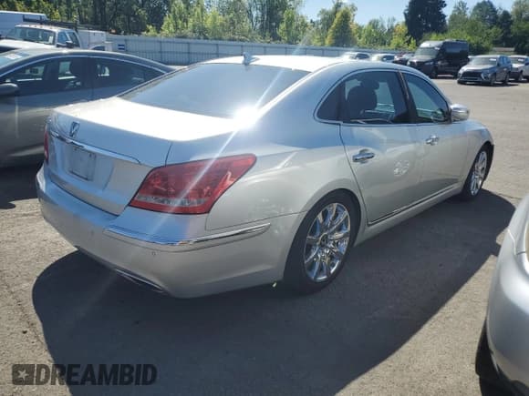 ✅ 2013 Hyundai Equus Signature • VIN: KMHGH4JH5DU059915 • Lot: 69230075. Listed on Copart with 105,084 mi. Free auction sales archive from the USA and detailed vehicle history report at DreamBid. Image 3.