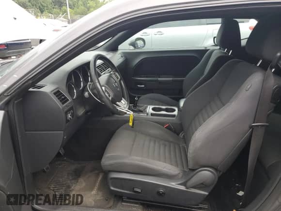 2013 Dodge Challenger R/T Plus z VIN 2C3CDYBT9DH629107, wystawiony jako Copart lot #62844584 z przebiegiem 121 108 mil mil oraz Szkoda całkowita • Salvage title. Historia ofert i sprzedaży dostępna na DreamBid. Obrazek 7.