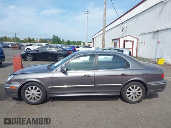 ✅ 2004 Hyundai Sonata GLS • VIN: KMHWF35H84A010991 • Lot: 42459128. Listed on IAAI with 223,133 mi. Free auction sales archive from the USA and detailed vehicle history report at DreamBid. Image 14.