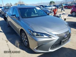 ✅ 2021 Lexus ES 300h • VIN: 58ACA1C12MU007636 • Lot: 43837339. Wystawiony na IAAI z przebiegiem 78 087 mil. Bezpłatny archiwum sprzedaży aukcyjnych z USA i szczegółowy raport historii pojazdu na DreamBid. Zdjęcie 1.