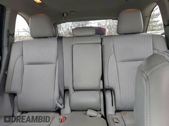 ✅ 2019 Toyota Highlander LE • VIN: 5TDZZRFH0KS347228 • Лот: 94335165. Опубликован ранее на Copart с пробегом 151 205 миль. Бесплатный доступ к архиву аукционных продаж из США и подробный отчёт об истории автомобиля на DreamBid. Изображение 10.