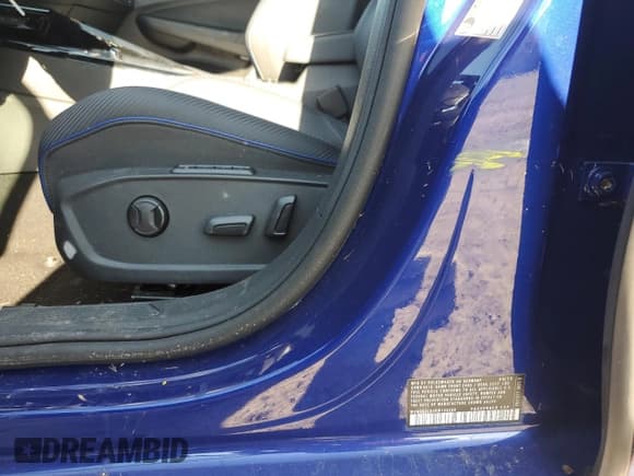 ✅ 2024 Volkswagen Golf R • VIN: WVWEB7CD3RW133269 • Lot: 76244754. Wystawiony na Copart z przebiegiem 4 394 mil. Bezpłatny archiwum sprzedaży aukcyjnych z USA i szczegółowy raport historii pojazdu na DreamBid. Zdjęcie 12.