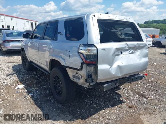 ✅ 2023 Toyota 4Runner TRD Off Road Premium • VIN: JTERU5JR2P6202086 • Lot: 43123095. Wystawiony na IAAI z przebiegiem 37 841 mil. Bezpłatny archiwum sprzedaży aukcyjnych z USA i szczegółowy raport historii pojazdu na DreamBid. Zdjęcie 3.