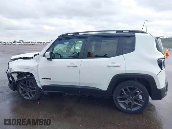 ✅ 2020 Jeep Renegade Latitude • VIN: ZACNJBB13LPM05558 • Lot: 43270670. Wystawiony na IAAI z przebiegiem 65 000 mil. Bezpłatny archiwum sprzedaży aukcyjnych z USA i szczegółowy raport historii pojazdu na DreamBid. Zdjęcie 14.