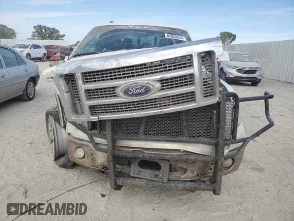 ✅ 2011 Ford F-150 Lariat • VIN: 1FTFW1EF1BFA61630 • Lot: 82635635. Wystawiony na Copart z przebiegiem 243 604 mil. Bezpłatny archiwum sprzedaży aukcyjnych z USA i szczegółowy raport historii pojazdu na DreamBid. Zdjęcie 5.