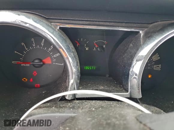 ✅ 2009 Ford Mustang • VIN: 1ZVHT80N495125584 • Лот: 94533995. Опубликован ранее на Copart с пробегом 136 571 миль. Бесплатный доступ к архиву аукционных продаж из США и подробный отчёт об истории автомобиля на DreamBid. Изображение 9.