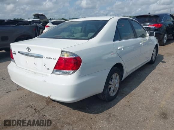 ✅ 2006 Toyota Camry LE • VIN: 4T1BF32K26U624743 • Lot: 42944295. Wystawiony na IAAI z przebiegiem 73 780 mil. Bezpłatny archiwum sprzedaży aukcyjnych z USA i szczegółowy raport historii pojazdu na DreamBid. Zdjęcie 4.