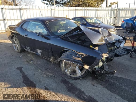 ✅ 2011 Dodge Challenger • VIN: 2B3CJ4DG9BH512929 • Lot: 83469504. Wystawiony na Copart z przebiegiem 61 812 mil. Bezpłatny archiwum sprzedaży aukcyjnych z USA i szczegółowy raport historii pojazdu na DreamBid. Zdjęcie 4.