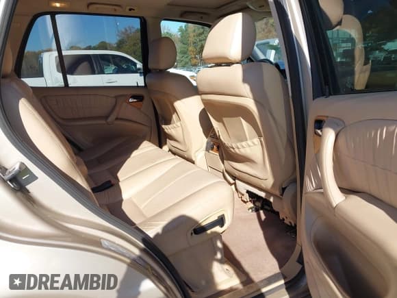 ✅ 2005 Mercedes-Benz M 350 • VIN: 4JGAB57E35A541974 • Lot: 43697193. Listed on IAAI with 327,784 mi. Free auction sales archive from the USA and detailed vehicle history report at DreamBid. Image 8.