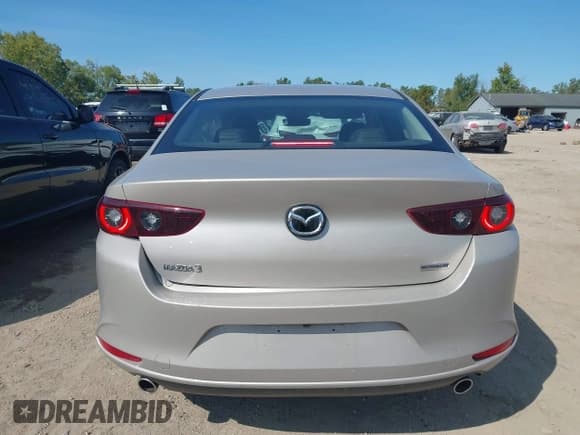 ✅ 2024 Mazda 3 S Preferred • VIN: 3MZBPACM0RM402567 • Лот: 43137383. Опубликован ранее на IAAI с пробегом 22 250 миль. Бесплатный доступ к архиву аукционных продаж из США и подробный отчёт об истории автомобиля на DreamBid. Изображение 17.
