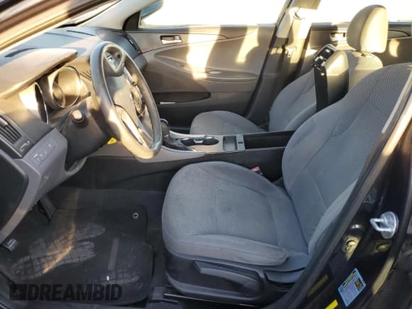 ✅ 2013 Hyundai Sonata GLS • VIN: 5NPEB4AC7DH735678 • Lot: 75620074. Wystawiony na Copart z przebiegiem 146 811 mil. Bezpłatny archiwum sprzedaży aukcyjnych z USA i szczegółowy raport historii pojazdu na DreamBid. Zdjęcie 7.