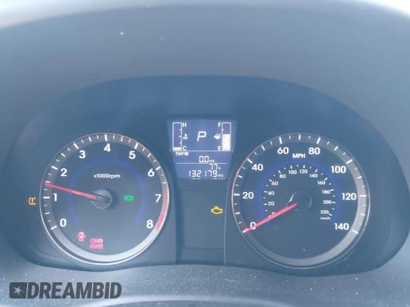 ✅ 2015 Hyundai Accent Sport • VIN: KMHCU5AE7FU200542 • Lot: 42542520. Wystawiony na IAAI z przebiegiem 132 179 mil. Bezpłatny archiwum sprzedaży aukcyjnych z USA i szczegółowy raport historii pojazdu na DreamBid. Zdjęcie 7.