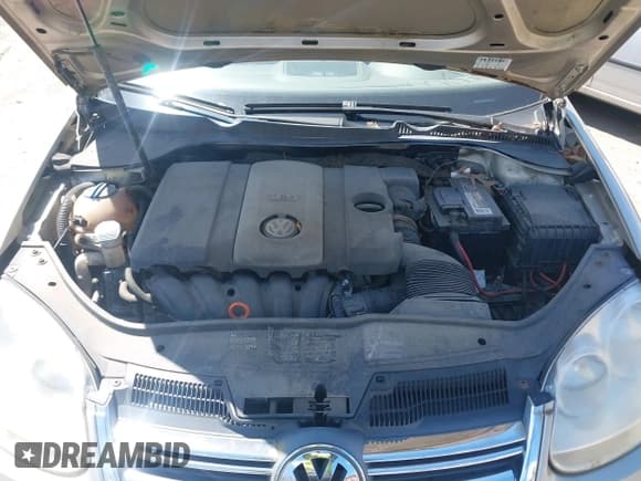 ✅ 2005 Volkswagen Jetta 2.5L • VIN: 3VWSG71KX5M608221 • Lot: 42071492. Wystawiony na IAAI z przebiegiem 83 903 mil. Bezpłatny archiwum sprzedaży aukcyjnych z USA i szczegółowy raport historii pojazdu na DreamBid. Zdjęcie 10.