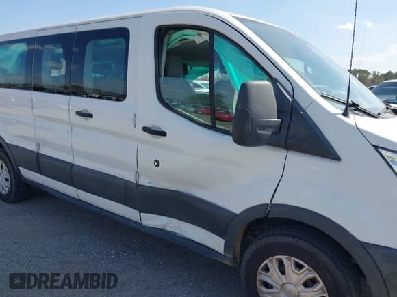 ✅ 2017 Ford Transit XL • VIN: 1FBZX2ZM1HKA04972 • Lot: 41461280. Wystawiony na IAAI z przebiegiem 62 871 mil. Bezpłatny archiwum sprzedaży aukcyjnych z USA i szczegółowy raport historii pojazdu na DreamBid. Zdjęcie 6.