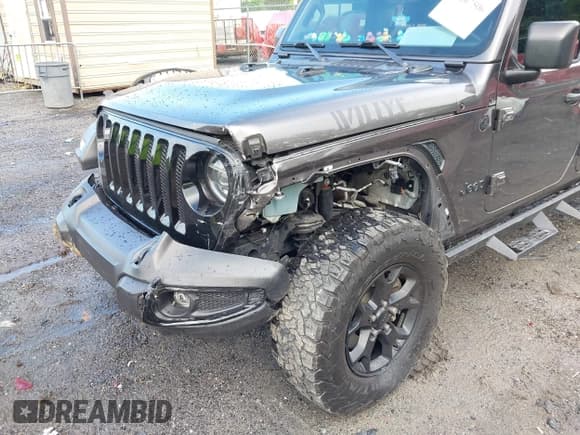 ✅ 2021 Jeep Wrangler Unlimited Willys • VIN: 1C4HJXDG2MW646904 • Lot: 42267506. Wystawiony na IAAI z przebiegiem 55 530 mil. Bezpłatny archiwum sprzedaży aukcyjnych z USA i szczegółowy raport historii pojazdu na DreamBid. Zdjęcie 6.