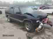 1995 Chevrolet Blazer z VIN 1GNCS13W5S2165022, wystawiony jako Copart lot #58006505 z przebiegiem 318 061 mil mil oraz Szkoda całkowita • Salvage title. Historia ofert i sprzedaży dostępna na DreamBid. Obrazek 4.