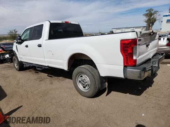✅ 2017 Ford F-350 XL • VIN: 1FT8W3B62HEC78787 • Lot: 82650985. Listed on Copart with 115,832 mi. Free auction sales archive from the USA and detailed vehicle history report at DreamBid. Image 2.