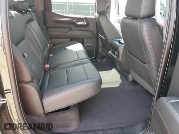 ✅ 2022 Chevrolet Silverado 1500 LT Trail Boss • VIN: 3GCUDFETXNG503890 • Lot: 55646935. Wystawiony na Copart z przebiegiem 32 407 mil. Bezpłatny archiwum sprzedaży aukcyjnych z USA i szczegółowy raport historii pojazdu na DreamBid. Zdjęcie 10.