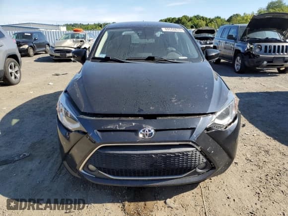 ✅ 2020 Toyota Yaris LE • VIN: 3MYDLBJV3LY706454 • Lot: 69550615. Wystawiony na Copart z przebiegiem 80 870 mil. Bezpłatny archiwum sprzedaży aukcyjnych z USA i szczegółowy raport historii pojazdu na DreamBid. Zdjęcie 5.