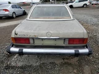 ✅ 1982 Mercedes-Benz 380 SL • VIN: WDBBA45A7CB016184 • Lot: 72085954. Wystawiony na Copart z przebiegiem 251 411 mil. Bezpłatny archiwum sprzedaży aukcyjnych z USA i szczegółowy raport historii pojazdu na DreamBid. Zdjęcie 6.