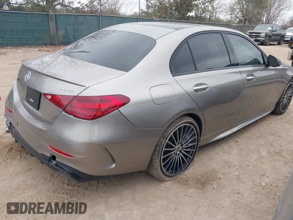 ✅ 2024 Mercedes-Benz C 300 • VIN: W1KAF4HB3RR177320 • Lot: 41595252. Wystawiony na IAAI z przebiegiem 4 741 mil. Bezpłatny archiwum sprzedaży aukcyjnych z USA i szczegółowy raport historii pojazdu na DreamBid. Zdjęcie 4.