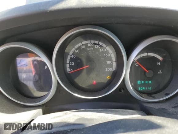 ✅ 2010 Dodge Grand Caravan SE • VIN: 2D4RN4DE0AR383132 • Lot: 82735255. Listed on Copart with 309,112 mi. Free auction sales archive from the USA and detailed vehicle history report at DreamBid. Image 9.