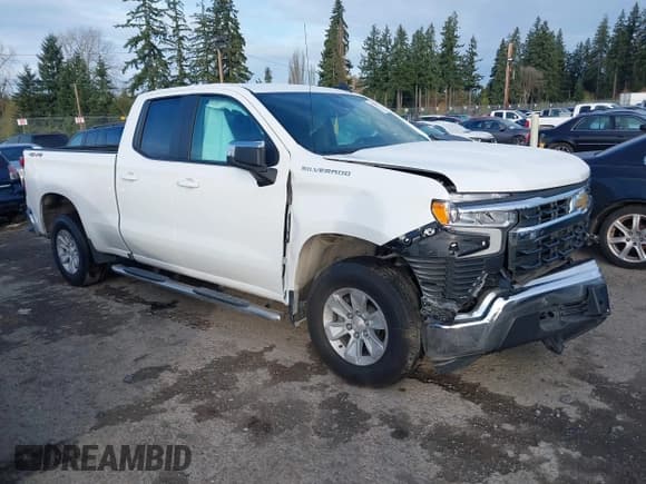 ✅ 2025 Chevrolet Silverado 1500 • VIN: 1GCRKDED1SZ239964 • Лот: 43724041. Опубликован ранее на IAAI с пробегом 13 209 миль. Бесплатный доступ к архиву аукционных продаж из США и подробный отчёт об истории автомобиля на DreamBid. Изображение 1.