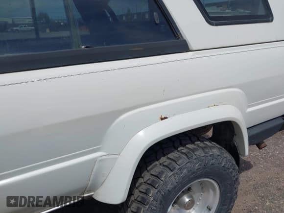 ✅ 1987 Toyota 4Runner Deluxe • VIN: JT4RN62S5H0151325 • Lot: 42937756. Listed on IAAI with 174,711 mi. Free auction sales archive from the USA and detailed vehicle history report at DreamBid. Image 6.