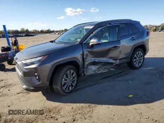 ✅ 2022 Toyota RAV4 XLE Premium • VIN: 2T3C1RFV8NC211159 • Лот: 90018955. Опубликован ранее на Copart с пробегом 56 986 миль. Бесплатный доступ к архиву аукционных продаж из США и подробный отчёт об истории автомобиля на DreamBid. Изображение 1.