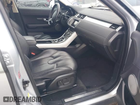 ✅ 2015 Land Rover Range Rover Evoque Pure Premium • VIN: SALVR2BG6FH070994 • Lot: 41536880. Wystawiony na IAAI z przebiegiem 59 173 mil. Bezpłatny archiwum sprzedaży aukcyjnych z USA i szczegółowy raport historii pojazdu na DreamBid. Zdjęcie 5.
