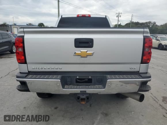 ✅ 2015 Chevrolet Silverado 2500HD LTZ • VIN: 1GC1KWE88FF106976 • Lot: 82219705. Listed on Copart with 149,611 mi. Free auction sales archive from the USA and detailed vehicle history report at DreamBid. Image 6.