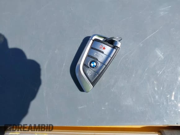 ✅ 2019 BMW 5 Series 530i xDrive • VIN: WBAJA7C55KWW08711 • Lot: 42043609. Listed on IAAI with 100,383 mi. Free auction sales archive from the USA and detailed vehicle history report at DreamBid. Image 11.