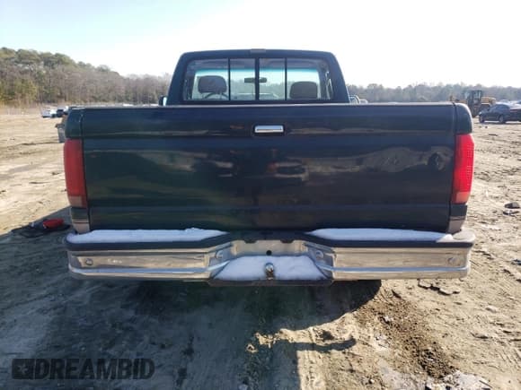 ✅ 1992 Ford F-150 • VIN: 1FTEF14N0NNA70012 • Lot: 88668695. Wystawiony na Copart z przebiegiem 141 069 mil. Bezpłatny archiwum sprzedaży aukcyjnych z USA i szczegółowy raport historii pojazdu na DreamBid. Zdjęcie 6.