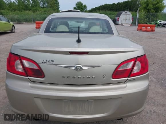 ✅ 2008 Chrysler Sebring Limited • VIN: 1C3LC65M08N302829 • Lot: 42502193. Listed on IAAI with 107,361 mi. Free auction sales archive from the USA and detailed vehicle history report at DreamBid. Image 17.