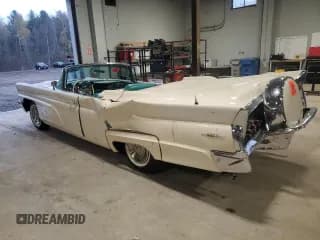 ✅ 1960 Lincoln Continental • VIN: 0Y85H401657 • Lot: 91448235. Wystawiony na Copart z przebiegiem 98 488 mil. Bezpłatny archiwum sprzedaży aukcyjnych z USA i szczegółowy raport historii pojazdu na DreamBid. Zdjęcie 2.