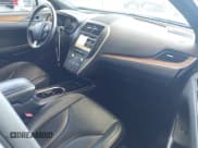 ✅ 2017 Lincoln MKC Select • VIN: 5LMCJ2C99HUL56055 • Лот: 43411675. Опубликован ранее на IAAI с пробегом 28 532 миль. Бесплатный доступ к архиву аукционных продаж из США и подробный отчёт об истории автомобиля на DreamBid. Изображение 5.