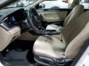 ✅ 2018 Hyundai Sonata SE • VIN: 5NPE24AF1JH645870 • Lot: 93051935. Wystawiony na Copart z przebiegiem 157 420 mil. Bezpłatny archiwum sprzedaży aukcyjnych z USA i szczegółowy raport historii pojazdu na DreamBid. Zdjęcie 7.