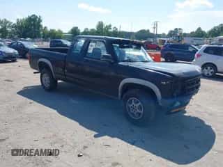 1994 Dodge Dakota z VIN 1B7GG23X0RS512065, wystawiony jako IAAI lot #42641770 z przebiegiem 194 671 mil mil oraz . Historia ofert i sprzedaży dostępna na DreamBid. Obrazek 1.