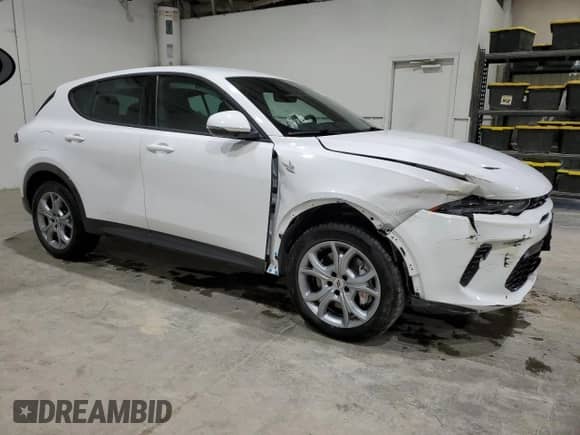 2024 Dodge Hornet R/T z VIN ZACPDFCW2R3A29374, wystawiony jako Copart lot #42707835 z przebiegiem 20 461 mil mil oraz Nie do naprawy • Non repairable. Historia ofert i sprzedaży dostępna na DreamBid. Obrazek 4.