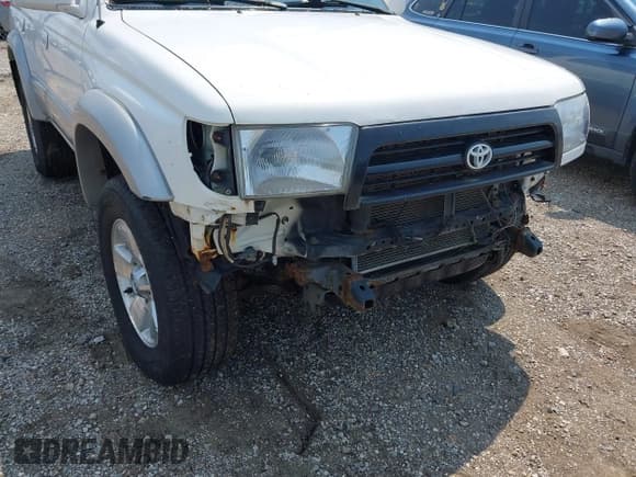 ✅ 1998 Toyota 4Runner Limited • VIN: JT3HN87R6W0165605 • Lot: 42871656. Listed on IAAI with 285,628 mi. Free auction sales archive from the USA and detailed vehicle history report at DreamBid. Image 6.