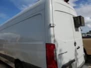 ✅ 2021 Mercedes-Benz Sprinter Cargo • VIN: W1Y4ECHY8MT058906 • Lot: 75736554. Wystawiony na Copart z przebiegiem 171 564 mil. Bezpłatny archiwum sprzedaży aukcyjnych z USA i szczegółowy raport historii pojazdu na DreamBid. Zdjęcie 2.