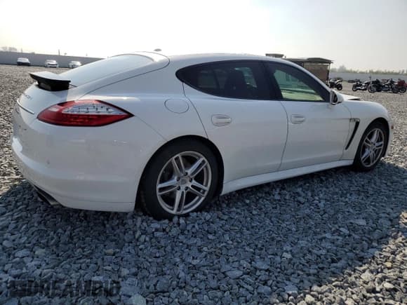 ✅ 2011 Porsche Panamera • VIN: WP0AA2A73BL020592 • Лот: 82597965. Опубликован ранее на Copart с пробегом 57 946 миль. Бесплатный доступ к архиву аукционных продаж из США и подробный отчёт об истории автомобиля на DreamBid. Изображение 3.