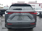 ✅ 2024 Lexus NX 350h • VIN: 2T2AKCEZ0RC018195 • Lot: 41568273. Wystawiony na IAAI z przebiegiem 24 612 mil. Bezpłatny archiwum sprzedaży aukcyjnych z USA i szczegółowy raport historii pojazdu na DreamBid. Zdjęcie 16.