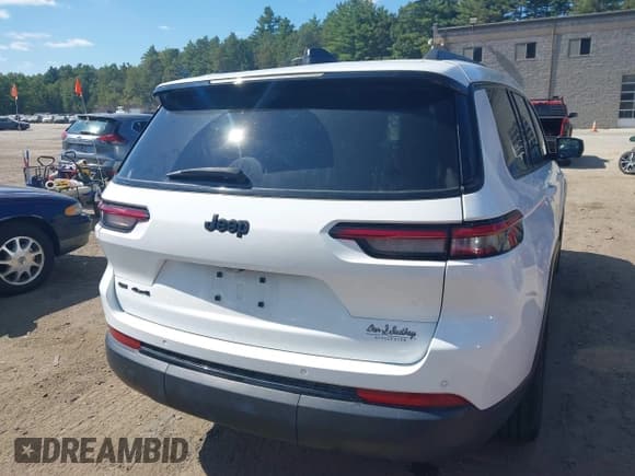 ✅ 2022 Jeep Grand Cherokee Altitude • VIN: 1C4RJKAG9N8553802 • Lot: 43190705. Listed on IAAI with 44,934 mi. Free auction sales archive from the USA and detailed vehicle history report at DreamBid. Image 16.
