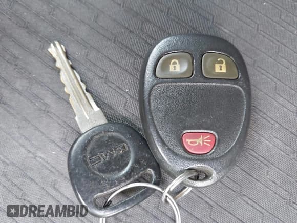 ✅ 2011 GMC Sierra 1500 SLE • VIN: 3GTP2VE37BG324571 • Lot: 43422117. Wystawiony na IAAI z przebiegiem 162 046 mil. Bezpłatny archiwum sprzedaży aukcyjnych z USA i szczegółowy raport historii pojazdu na DreamBid. Zdjęcie 11.